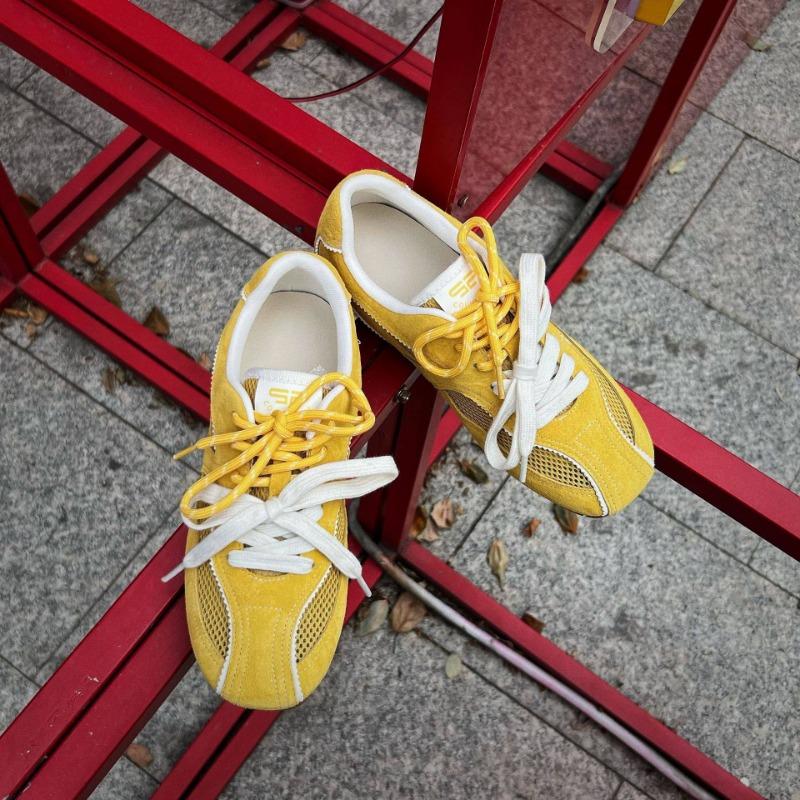 

Leather retro flat bottom women s soft bottom non-slip spring new lace-up leisure sports 35 жёлтый