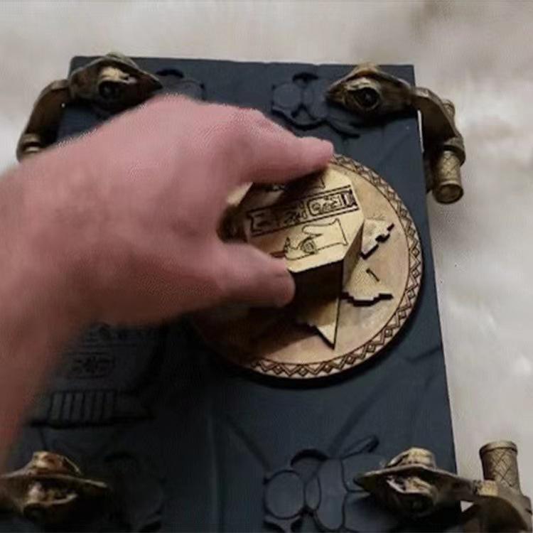 Geheimnisvolles Buch der Toten Harz-Ornament: Kreative Wohnkultur
