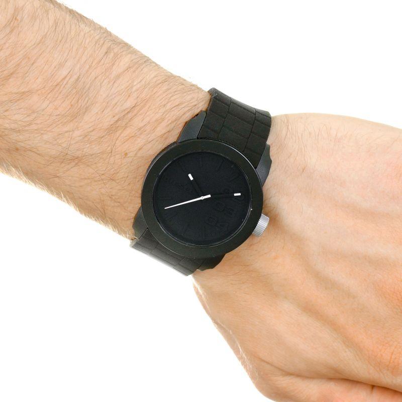 Diesel DZ1437 Erkek Kol Saati