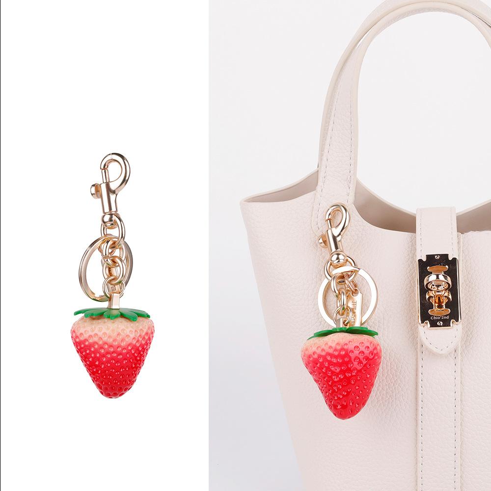 

Маленький брелок со стразами в виде лимона, модный дизайн, креативный искусственный фрукт, милый женский кулон для сумки, кольцо для ключей от машины, мультяшный подарок винный