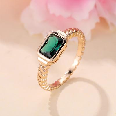 Goldene rechteckige Ringe für Mädchen und Frauen, trendiger grüner Stein, gedrehter Spiralring, Schmuck, Geschenk
