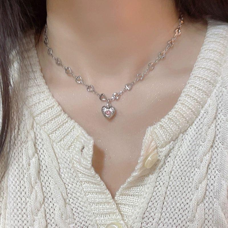 Atmospheric double stacked pink diamond inlaid love necklace short flash diamond neck chain 2025 new collarbone chain cute