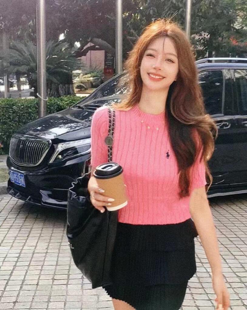 Ralph Lauren Classic Cable Knit Cotton T-shirt with Small Pony Logo, Round Neck, Short Sleeve Pullover.