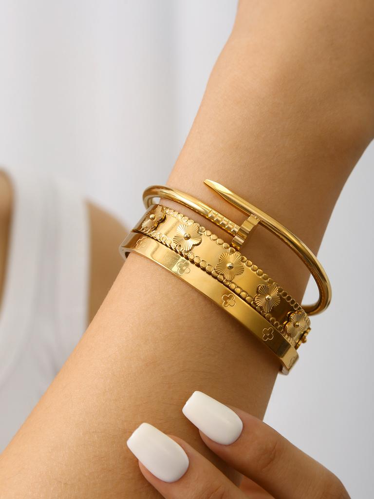 Luxury and Elegant Stainless Steel Laser Clover and Lucky Flower Geometric Bracelet, Clover Studded Women's Snap Bracelet