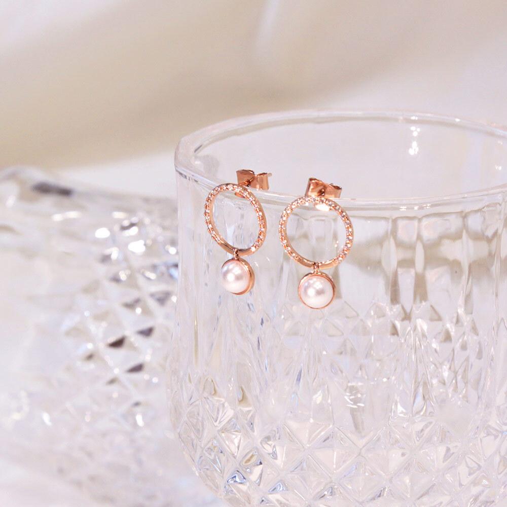 Dieuamour 14K Gold Pin Sherry Pearl Earrings