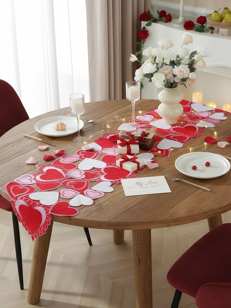 Hollow-Out Hearts Dining Tables Mat Reusable Red Love Heart Pattern Table Runners Multi-Purpose for Romantic Events Engagements