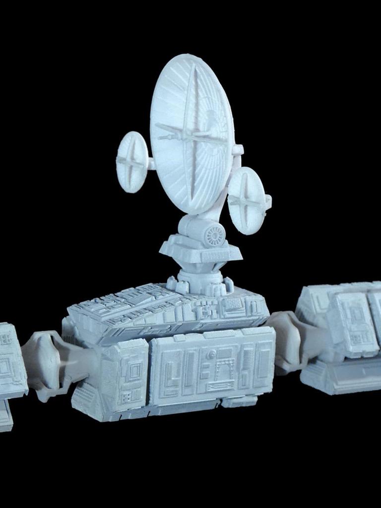 PLATZ Moebius Model 2001: A Space Odyssey Discovery 1/144 Scale Plastic Model MOE2001-3 (Spaceship)