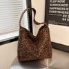 Pu Material Vintage Tote Bag With Inner Phone Pocket For Office And Travel