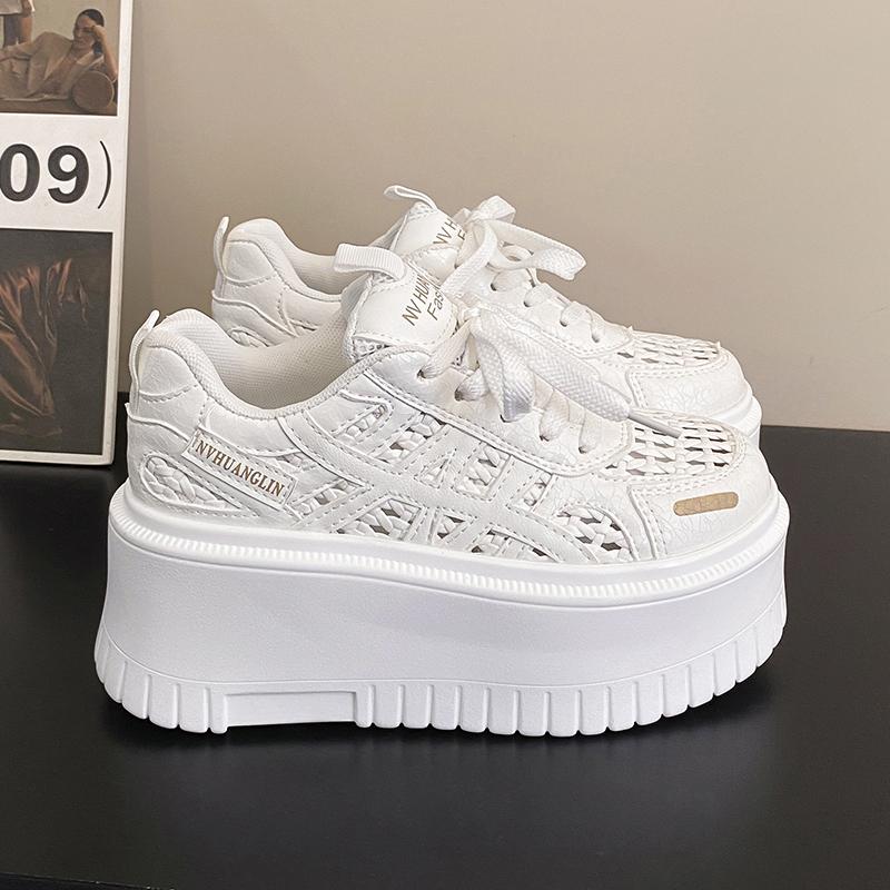 Modne damskie sneakersy na platformie 8CM Skórzane buty Nowe Letnie Grube Wulkanizowane Buty Skateboardowe Damskie Oddychające Puste Sneakersy