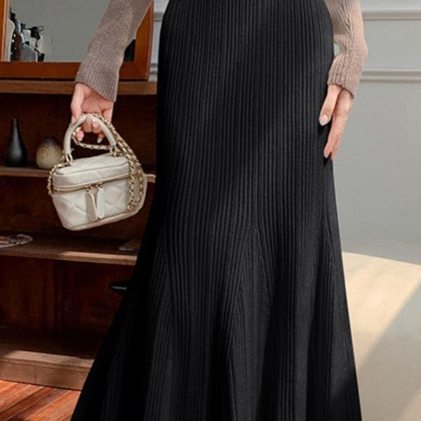 2025 Elegant Slim-Fit High-Waist Woolen Knit Mermaid Skirt for Women - Autumn/Winter Collection