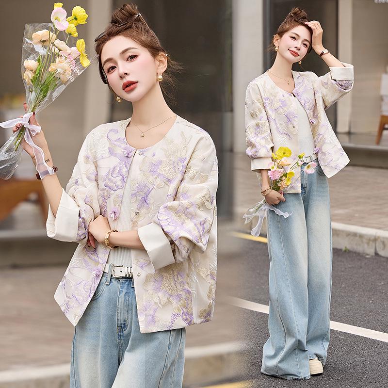 

Женский весенний кардиган 2025 года в стиле ретро с вышивкой и цветными блоками S (90-110 jin)