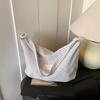 New casual shoulder bag versatile simple commuter messenger dumpling bag large capacity messenger bag
