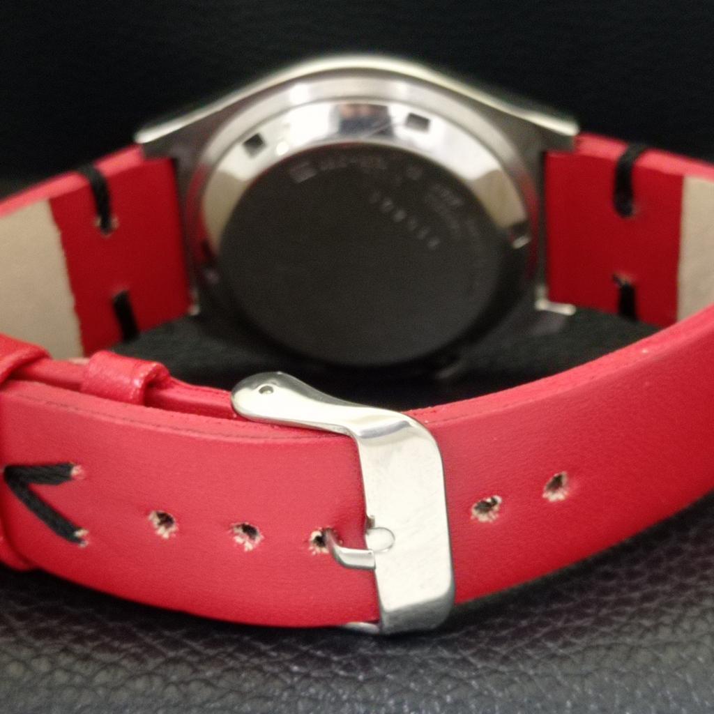 VINTAGE SEIKO 5 AUTOMATIC 7009A JAPAN MENS RED COLOR DIAL WATCH A701512-5 R206b-a701512