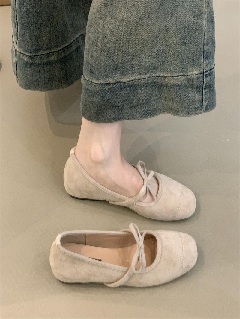

Inner height increase ballet style shallow mouth single shoes women s new summer and autumn Mary Jane shoes Doudou shoes 40 бежевый
