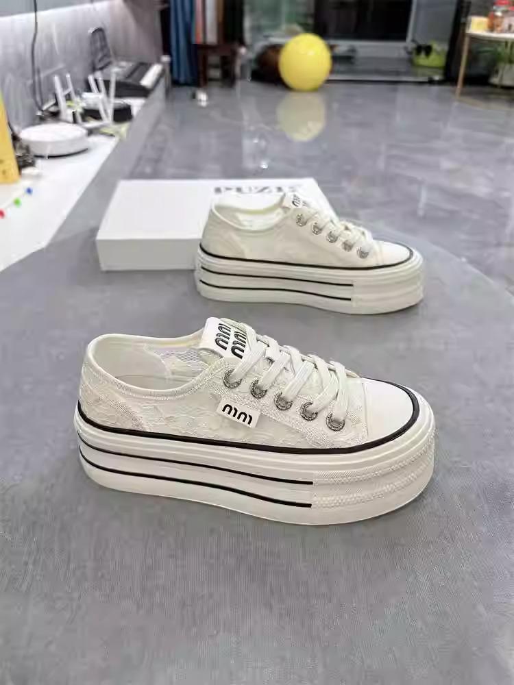 

Толстоподошвенная полая сетчатая пряжа, маленькие белые туфли в национальном стиле, женские туфли-эспадрильи 2025 лето новые ins парусиновые туфли, повседневные кеды 40