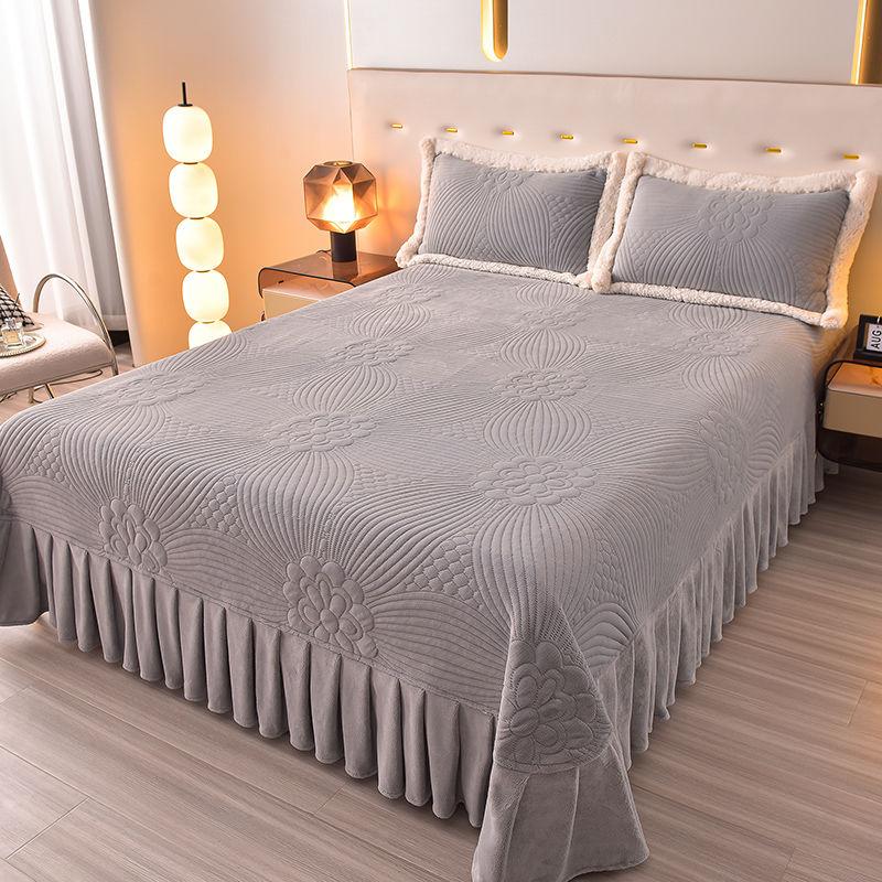 Milk Velvet Bed Cover Plush and Thickened Winter Bed Sheet Warm and Cotton Anti Slip Suitable for Two People