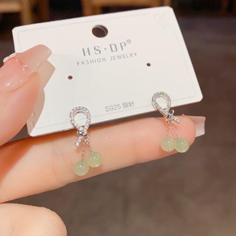 Pearl Light Luxury Style Simple Daily Commuting Style Personality Design Earrings Temperament Fashion Earrings