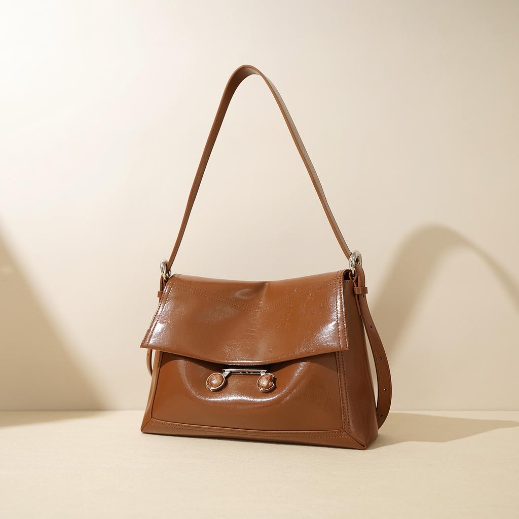 New Cowhide Tote Bag Niche Design Large Capacity Messenger Bag High Fashion Shoulder Armpit Bag