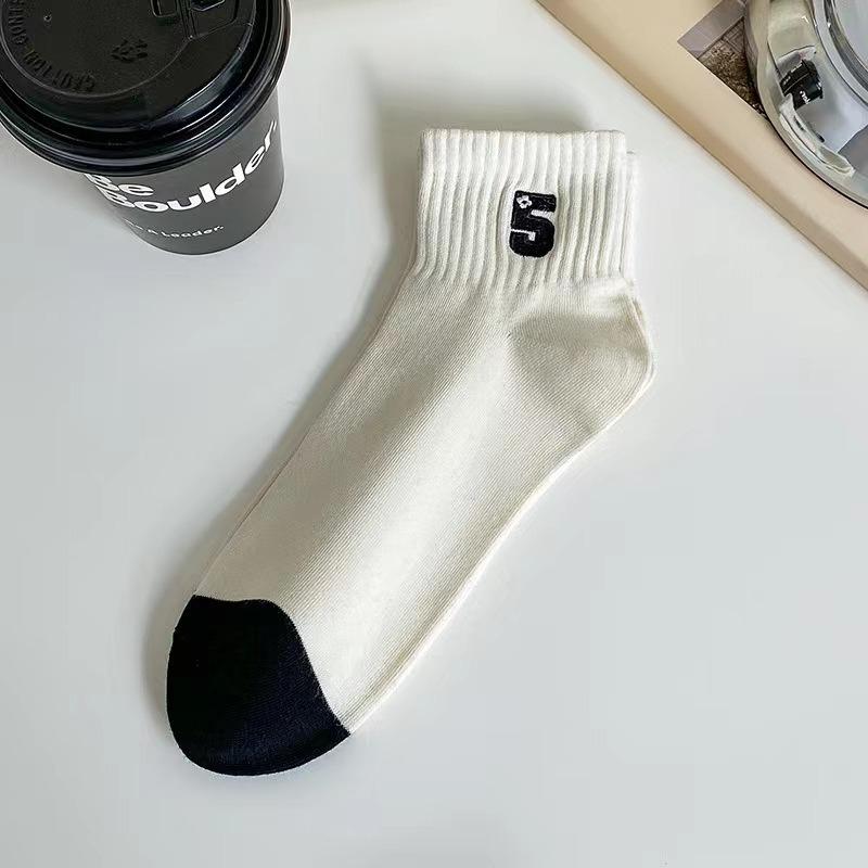 Women's Summer Thin College Sports Breathable Sweat Absorbing Short Tube Cotton Socks