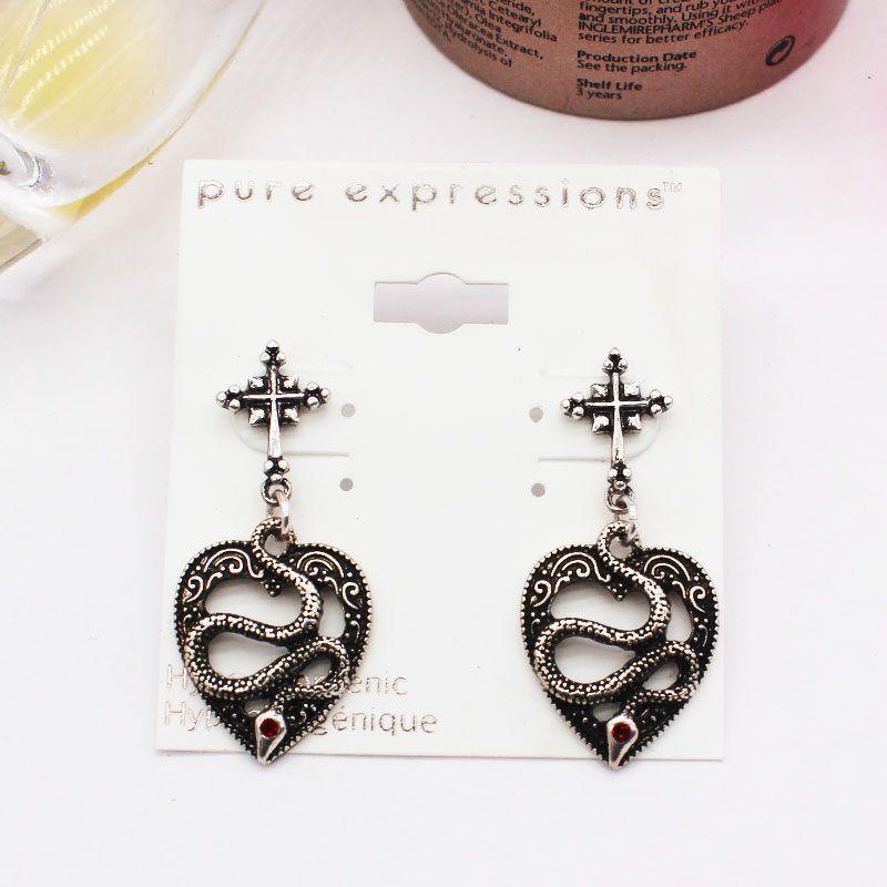 

Gothic S925 Dark Cross Hollow Heart-Shaped Silver Needle Ordinary Needle