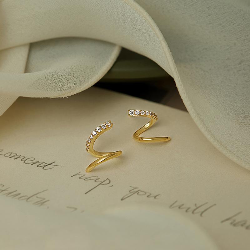 S925 Silver Plated Stud Earrings with Diamond Rotary Line Earrings Simple Commuter Korean Temperament Small Fresh Wave Zircon Stud Earrings