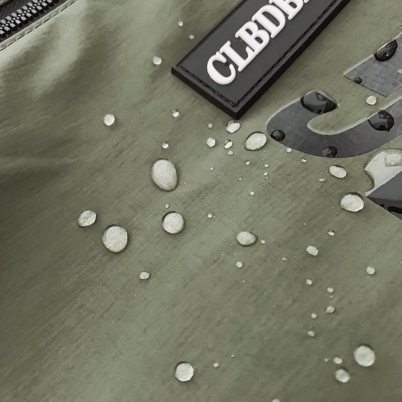 Мужской рюкзак с буквенным принтом — фото 10