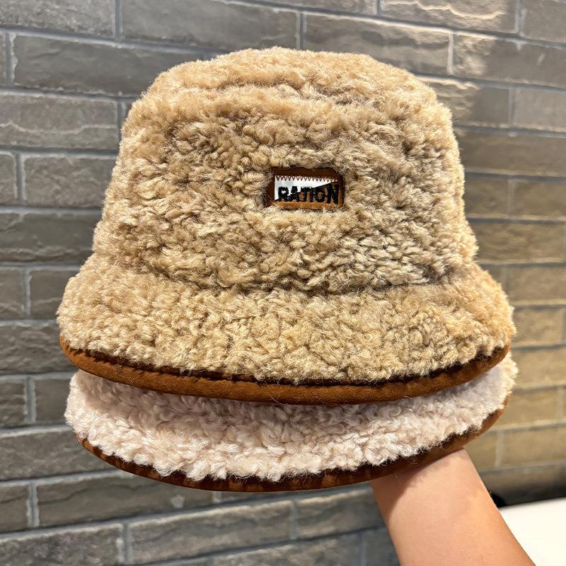 Fashion bucket hat women's autumn and winter lamb plush cold hat showing small face thickened warm cold basin hat