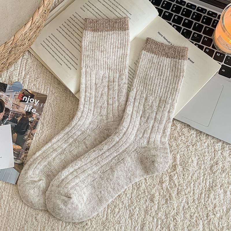 Korean Style Ribbed Color Block Mid-Calf Socks - Autumn/Winter Warmth, Retro Forest Academy Look