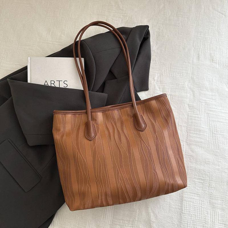 

Casual fashion tote bag women s summer new underarm shoulder bag fashion handbag