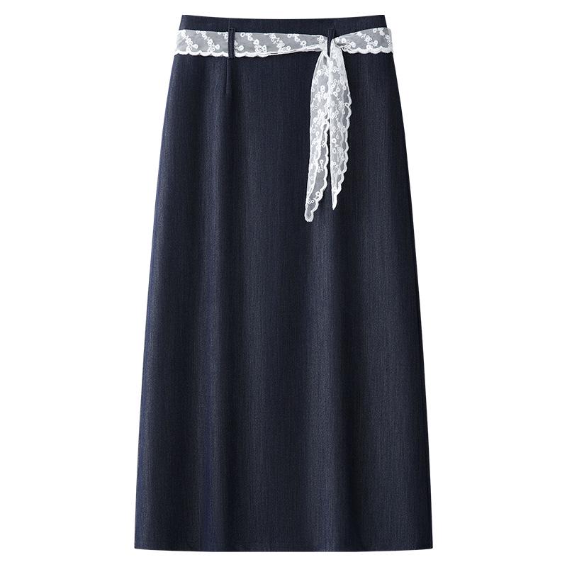 Damska biała koronkowa spódnica midi w kształcie litery A – dopasowana w biodrach, casualowa i petite, kolekcja lato 2025