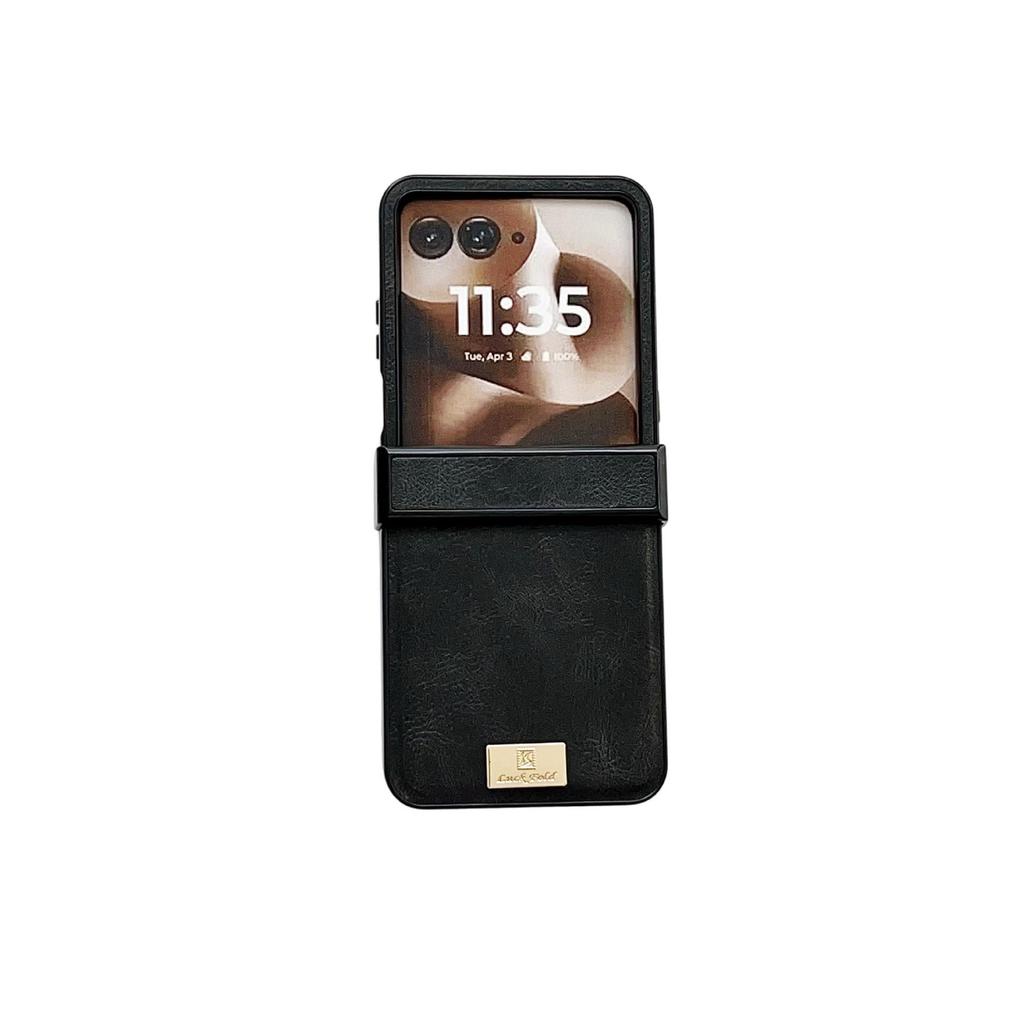 Samsung Z Flip7 Retro Crazy Horse Grain Magnetic Phone Case, Compatible with Flip6/5, Three-Section Nameplate Style.
