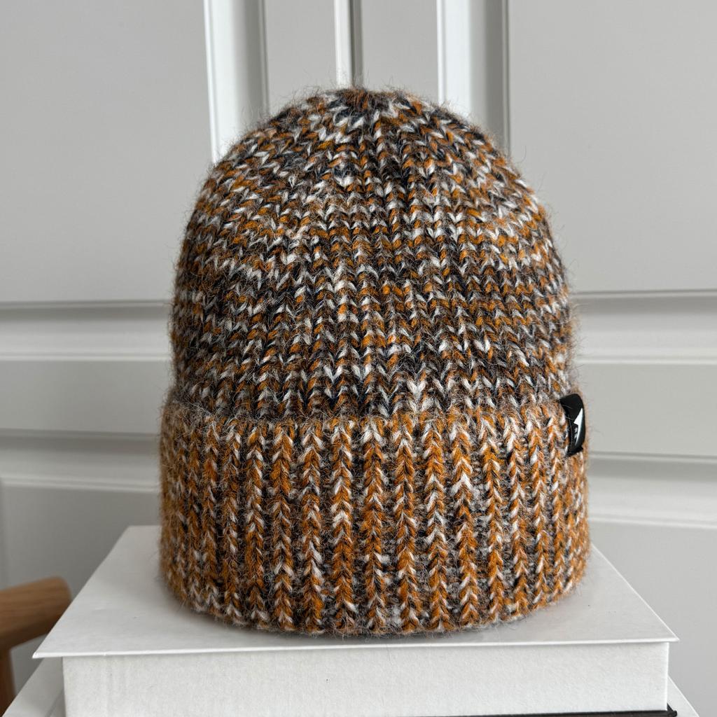 Autumn and Winter Advanced Sense Mixed Color Knitted Wool Headgear Women's Autumn and Winter Warm Versatile Cold Hat Shows Small Face