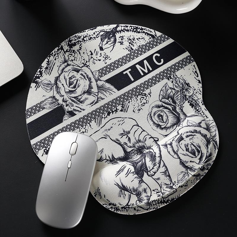 Pacha Dog Rubber Wrist Support Mouse Pad & Cute Keyboard Hand Rest Desk Pad - Ins Style