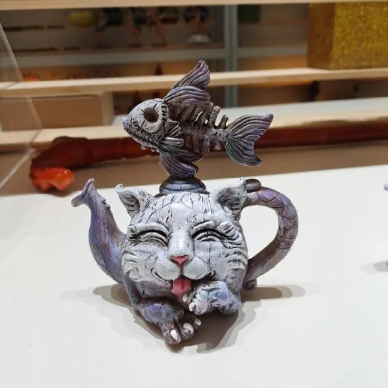 Art Cat Teapot Demon Cat Resin Craft Ornament Gothic Home Decor Unique Sculpture Gift for Collectors Tea Lovers