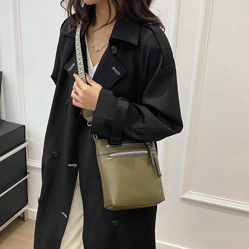 New Women's Bag Simple Retro Women's Messenger Bag Removable Jacquard Wide Shoulder Strap Versatile Shoulder Bag