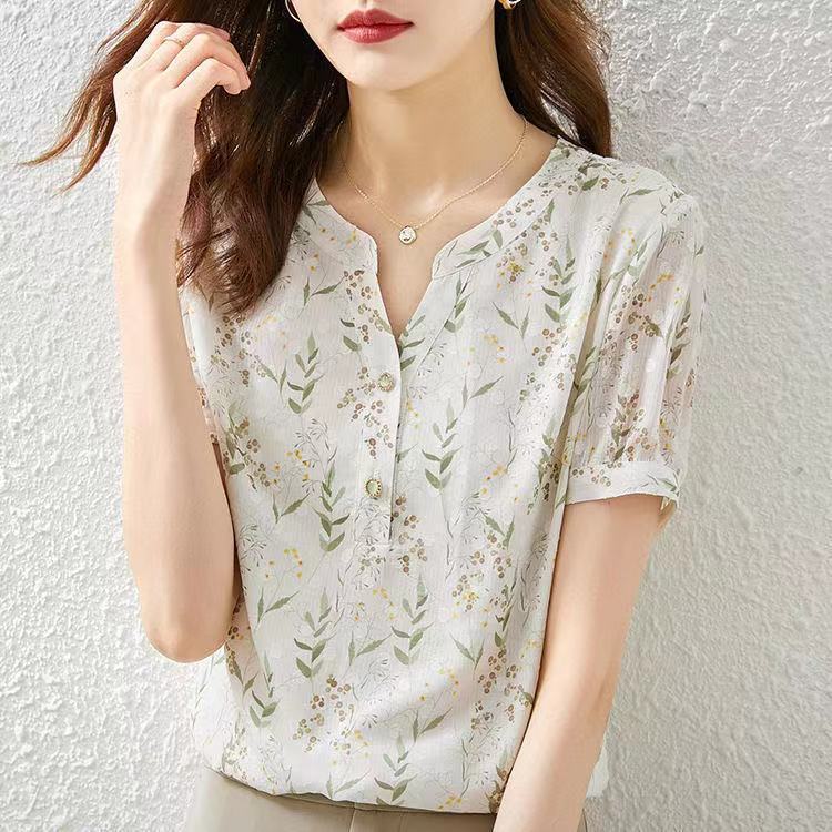 New Summer Style Light and Breathable Floral V-neck Short-sleeved Chiffon Shirt for Women To Look Slim and Versatile Top
