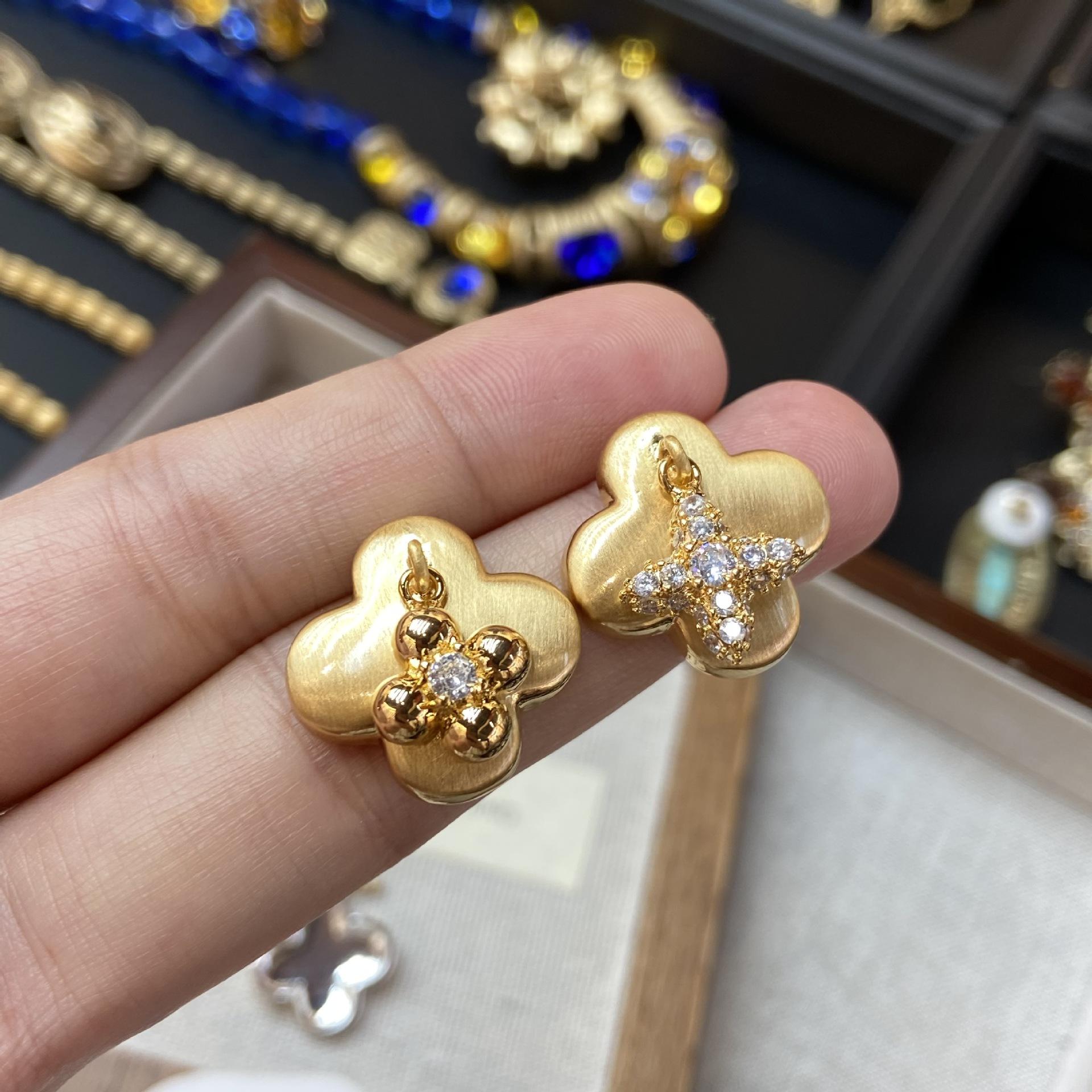 

Real Gold Electroplated Zircon Flower Brushed Earrings Design Studs Premium Earrings