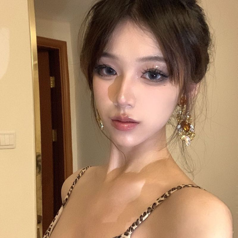 

Fujia Qianjin Earrings Female Heavy Industry Zircon Exaggerated Sterling Silver Earring/Pin Accessible Luxury Fancy Non-Piercing Ear Clip Ear Studs [No ear hole ear clip] heavy industry Baroque