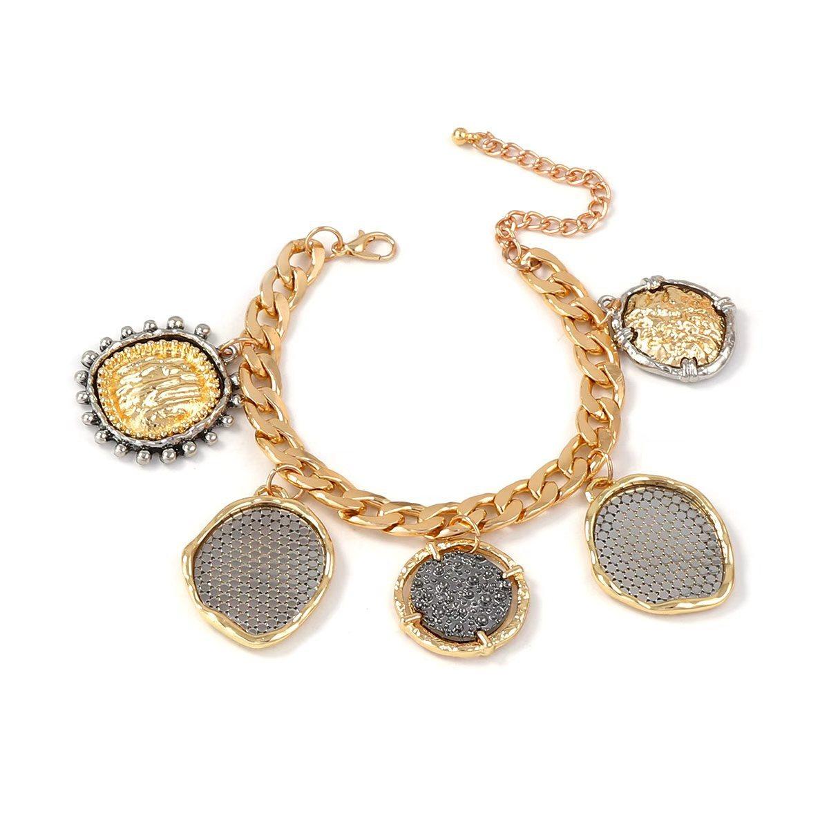 

Necklace Light Luxury Premium Casual Cold Wind Alloy Geometric Badge Coin Pendant Chain Necklace Female