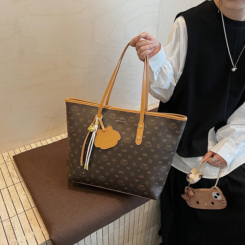 Large-capacity Bag Women's Summer Versatile 2025 New Casual Simple Shoulder Bag Popular Commuter Tote Bag This Year