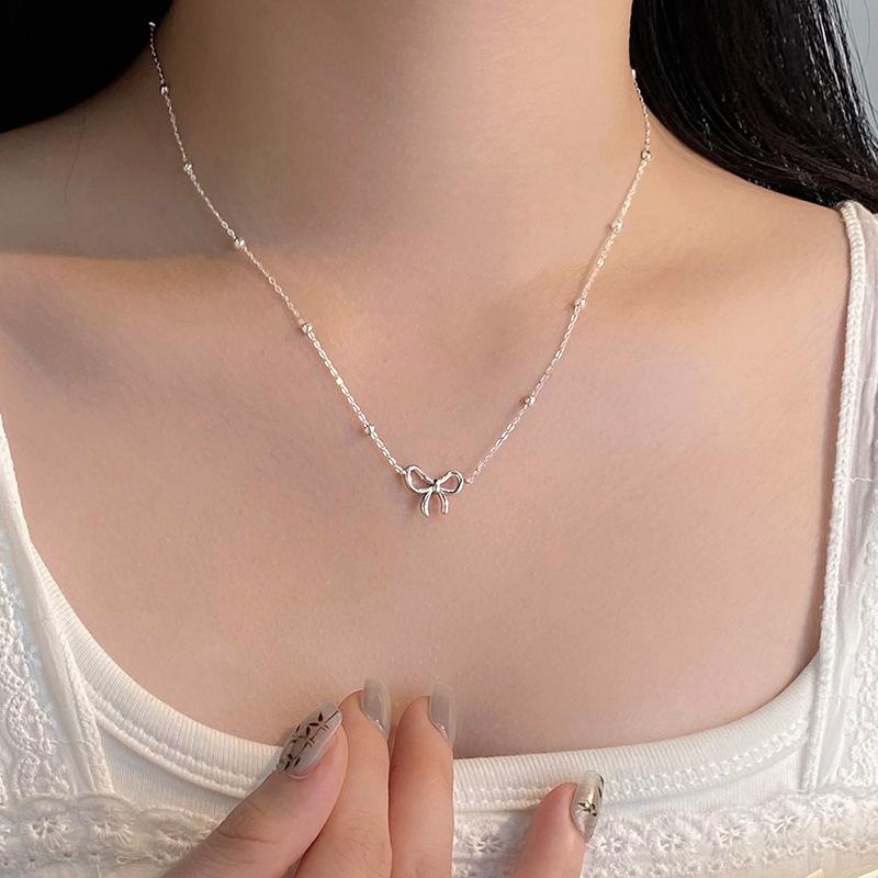 Versatile Bow Necklace for Women, Minimalist and Niche, High-end Design, Fresh Collarbone Chain