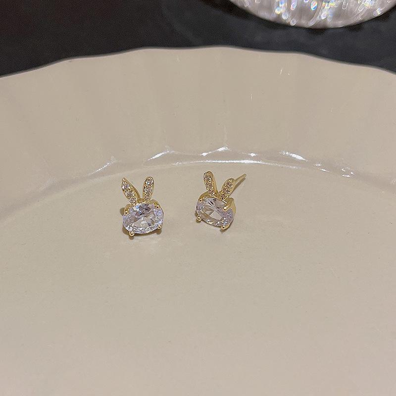 Boucles d'oreilles élégantes en argent S925 avec zircon, luxe léger et polyvalentes.