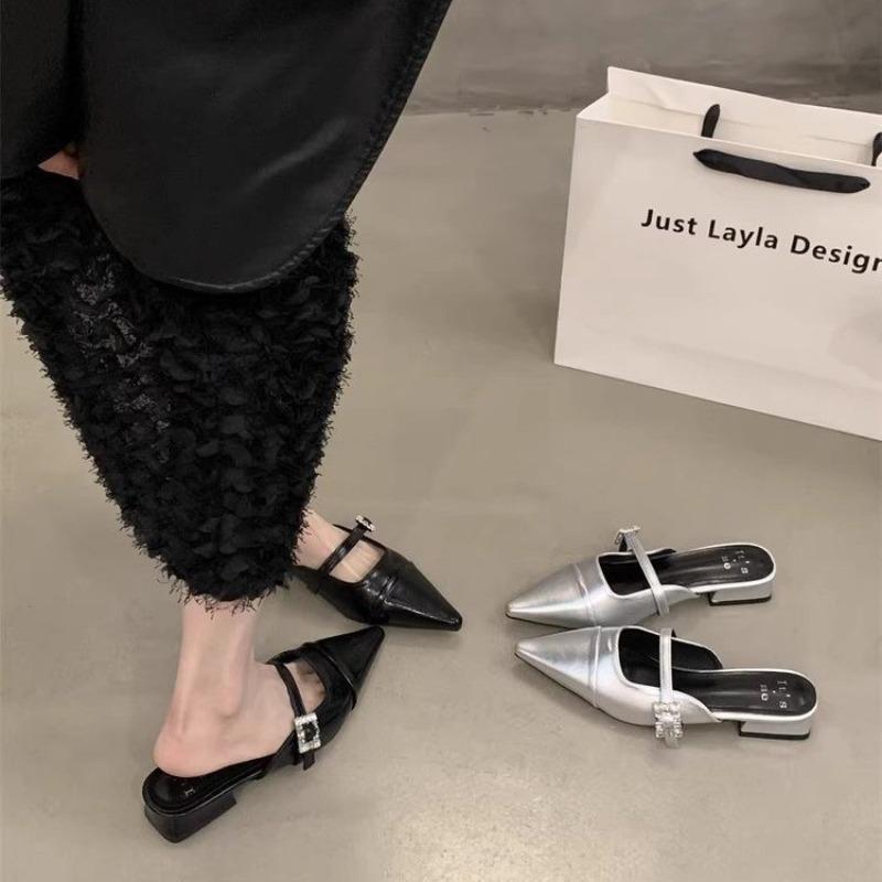 Fashion Hot Selling 2025 Summer New Elegant Solid Color Sexy Pointy Crystal Buckle Decorative Party Low Heel Slippers Zapatillas Mujer