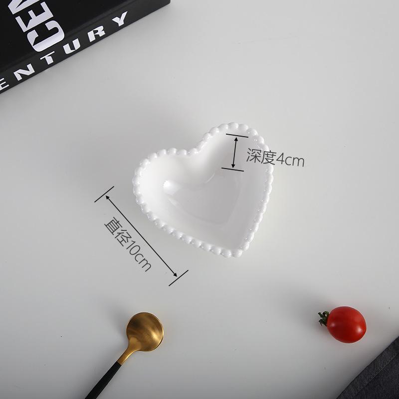 White Ceramic Heart Plate Delicate Salad Dessert Bowl Multi-Grid Snack Bowl Creative Peach Heart Cake Breakfast Plate Tableware