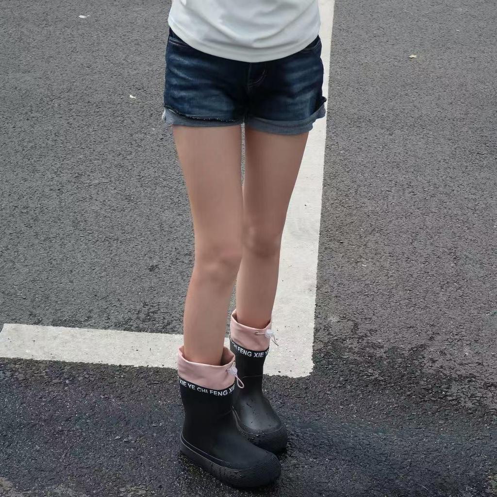 Stilvolle Damen-Wadenhohe Wasserdichte Regenstiefel, Rutschfest und Perfekt für Outdoor-Bekleidung