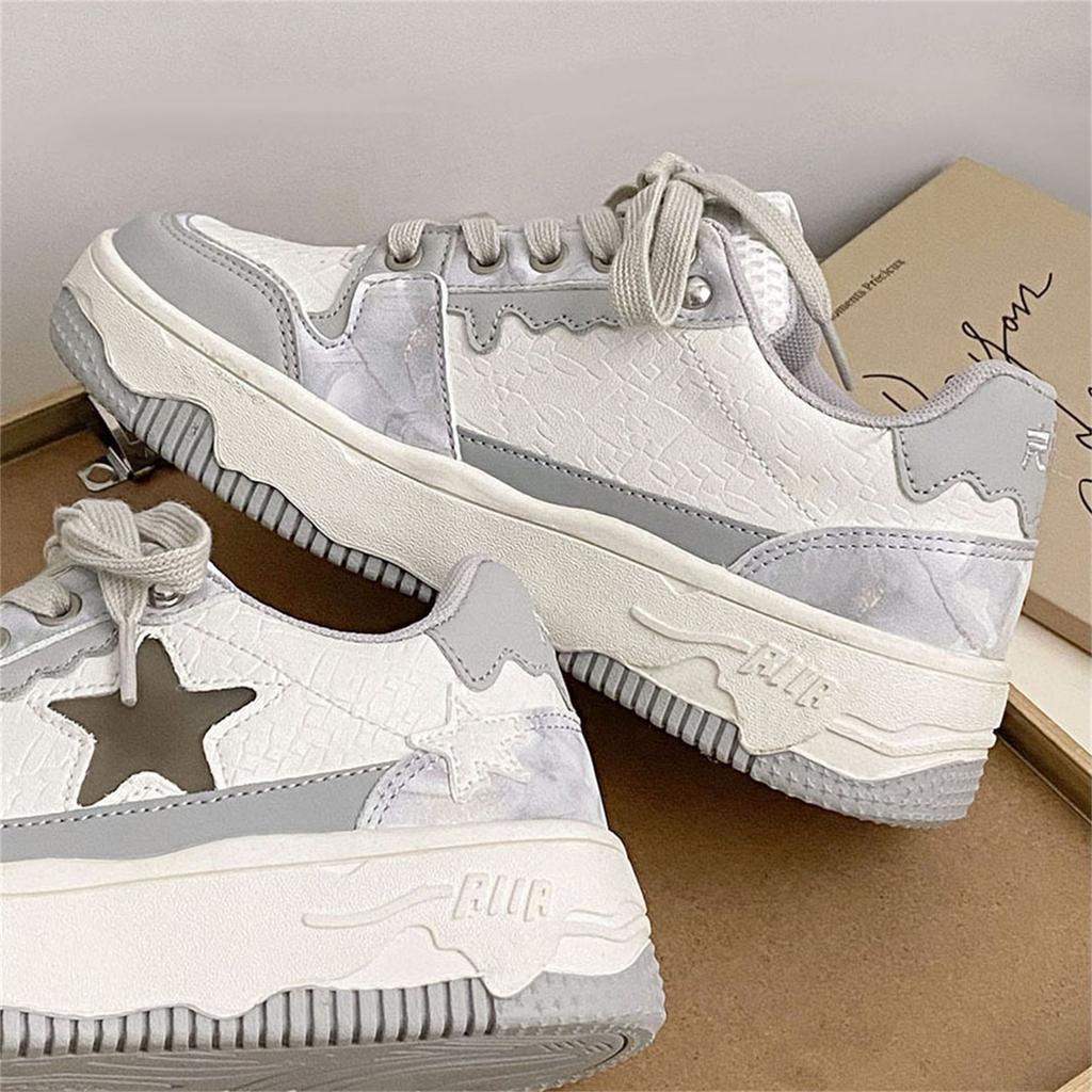 Women's Fashion New Thick Sole Versatile Casual Non-slip Board Shoes