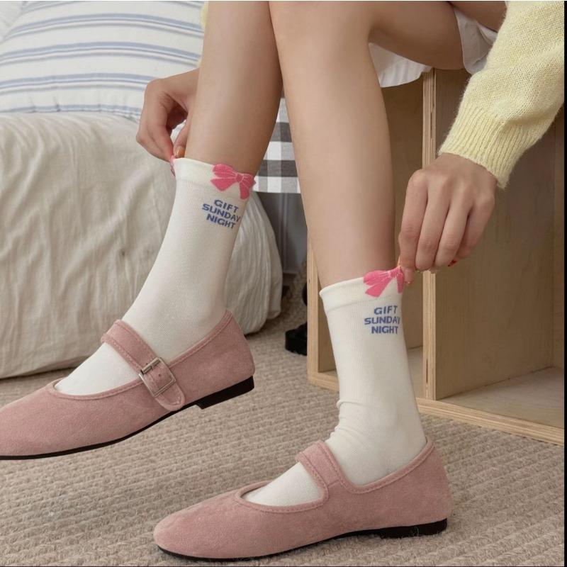 

Ladies Spring and Autumn Thin Style Versatile Sweet Bow Lace Mesh Hollow Breathable Tube Socks 1 pair білий