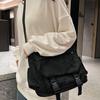 Umhängetasche für Herren Damen Klappbare Messenger Bag Nylon Leichtgewicht Lässige Schulter-Messenger-Tasche Große Kapazität Schwarz