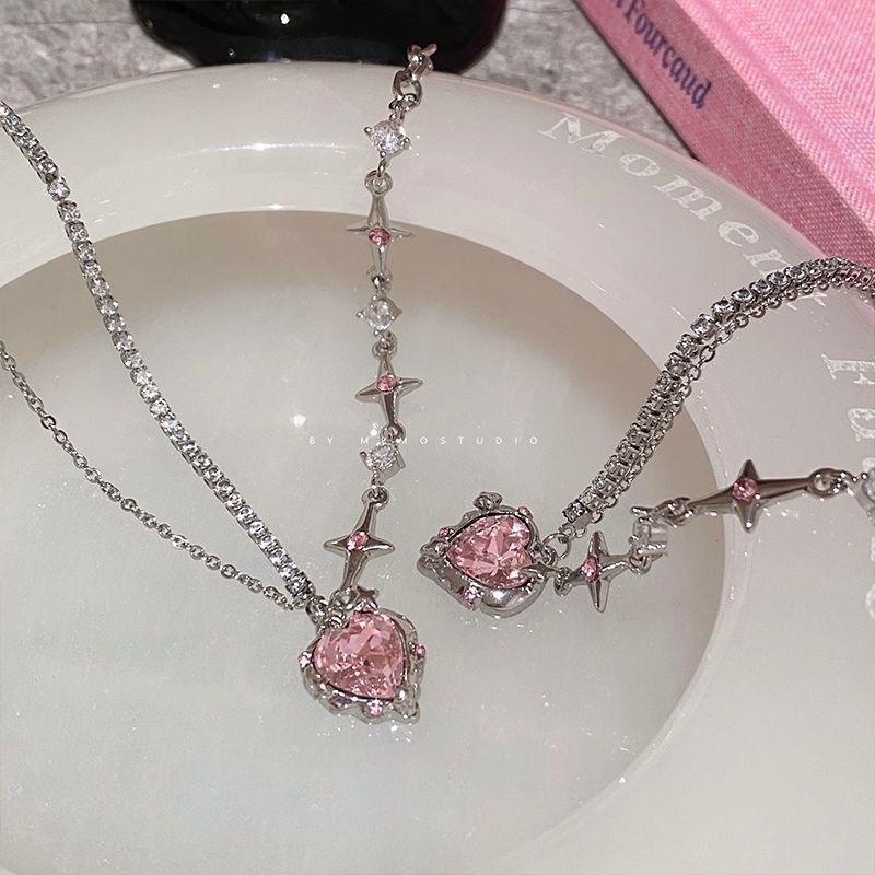 Sweet and cool hot girl niche love star necklace cold wind necklace pendant necklace female fashion creative design sense collarbone chain