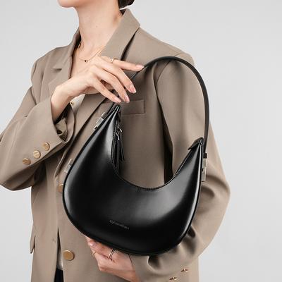 Cowhide Crescent Bag Women'S Versatile Commuter Underarm Bag Strict Black Crescent Tote Bag Premium Leather Shoulder Bag